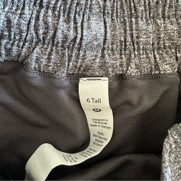 Lululemon Hotty Hot shorts Gray - Picture 3 of 4